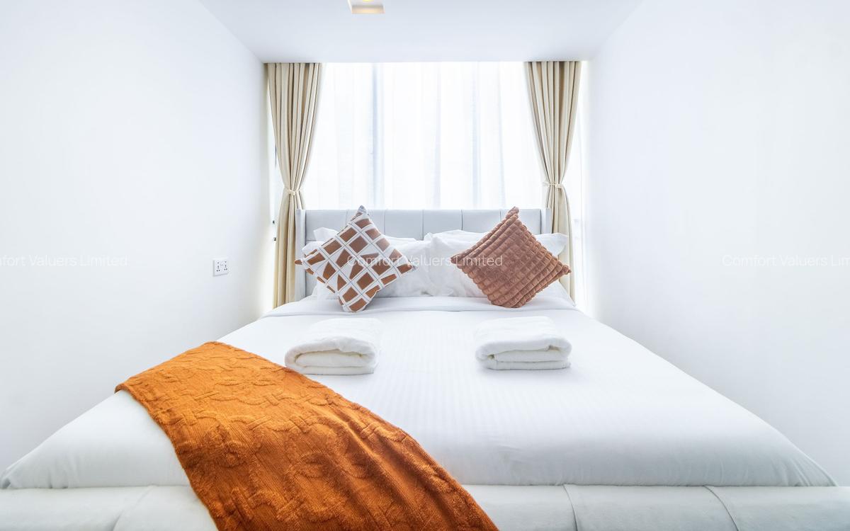 1 Bed Apartment with Gym at Riverside Drive - 4