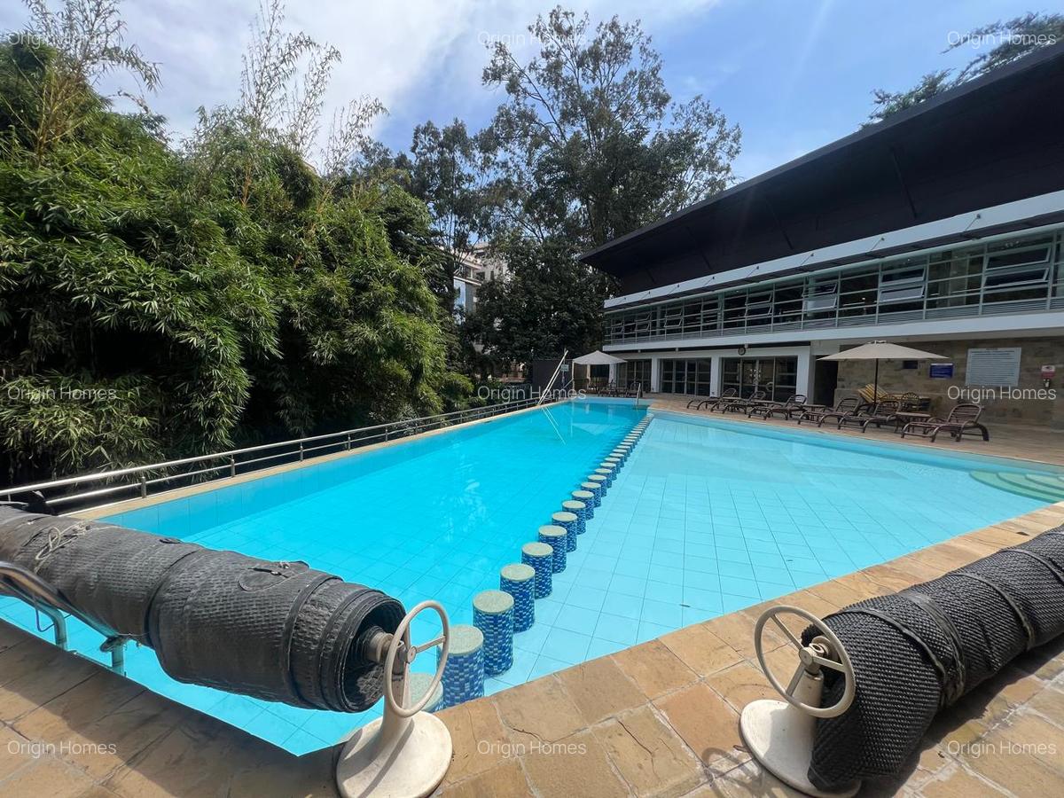 3 Bed Apartment with En Suite at Riverside Drive - 2