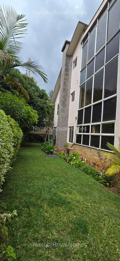 5 Bed Townhouse with En Suite at Spring Valley - 16