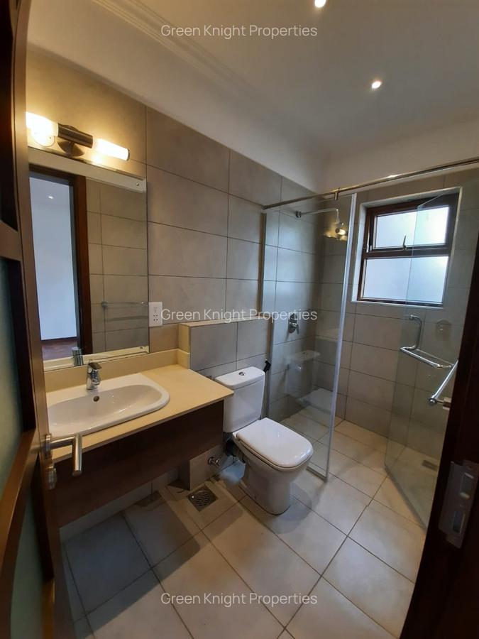 4 Bed Townhouse with En Suite in Lavington - 3