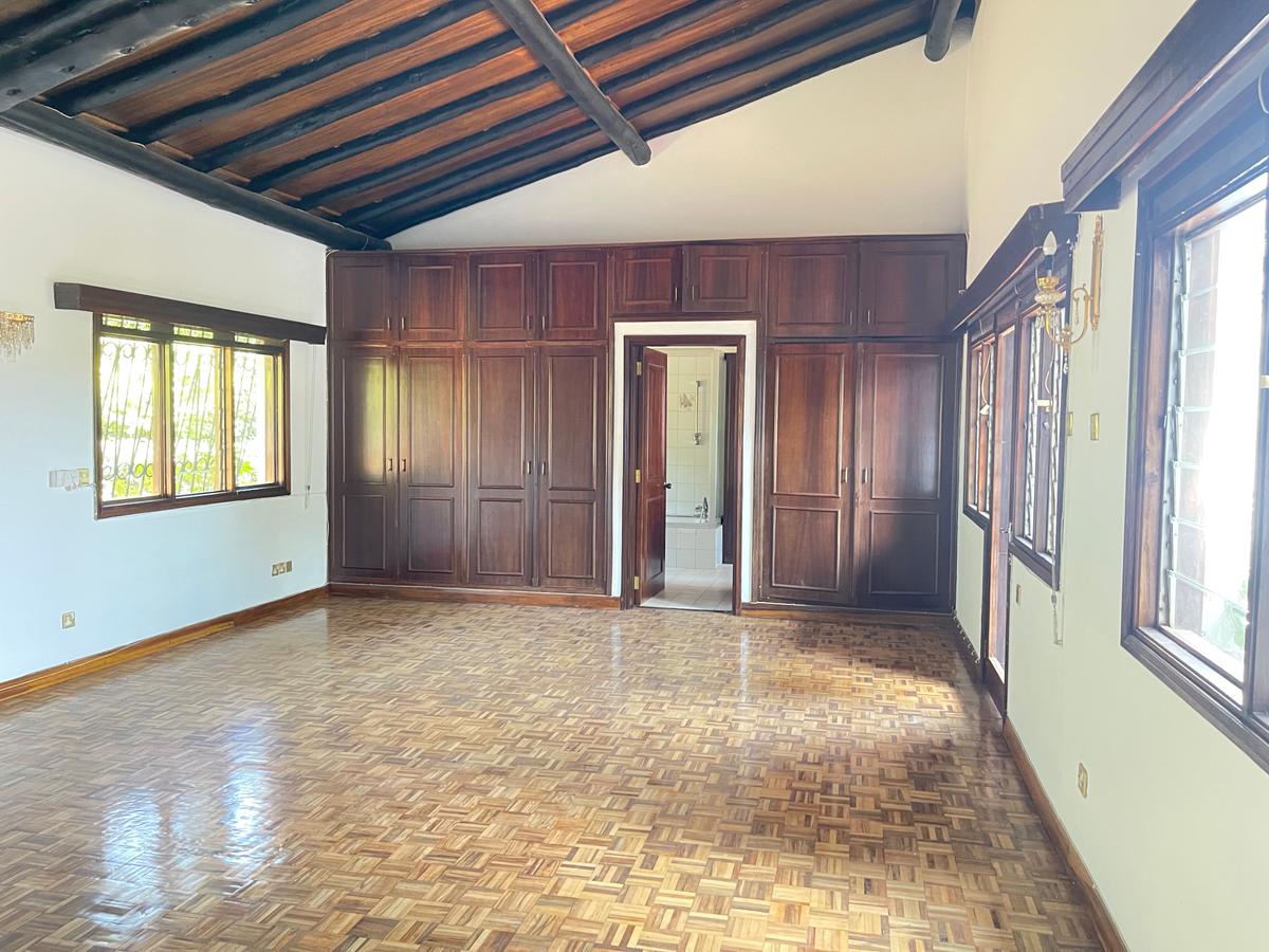 6 Bed House with En Suite in Westlands Area - 12