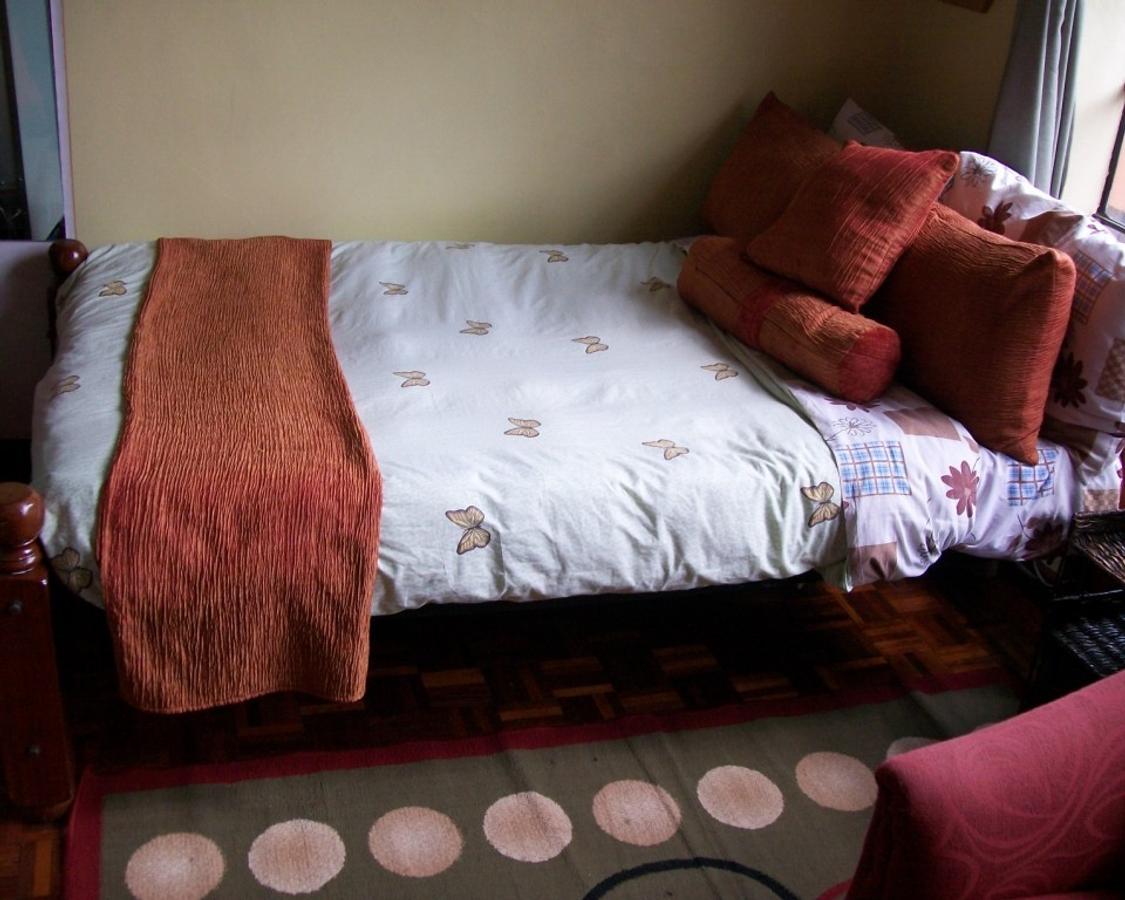 Studio Apartment with En Suite at Woodlands Road - 4