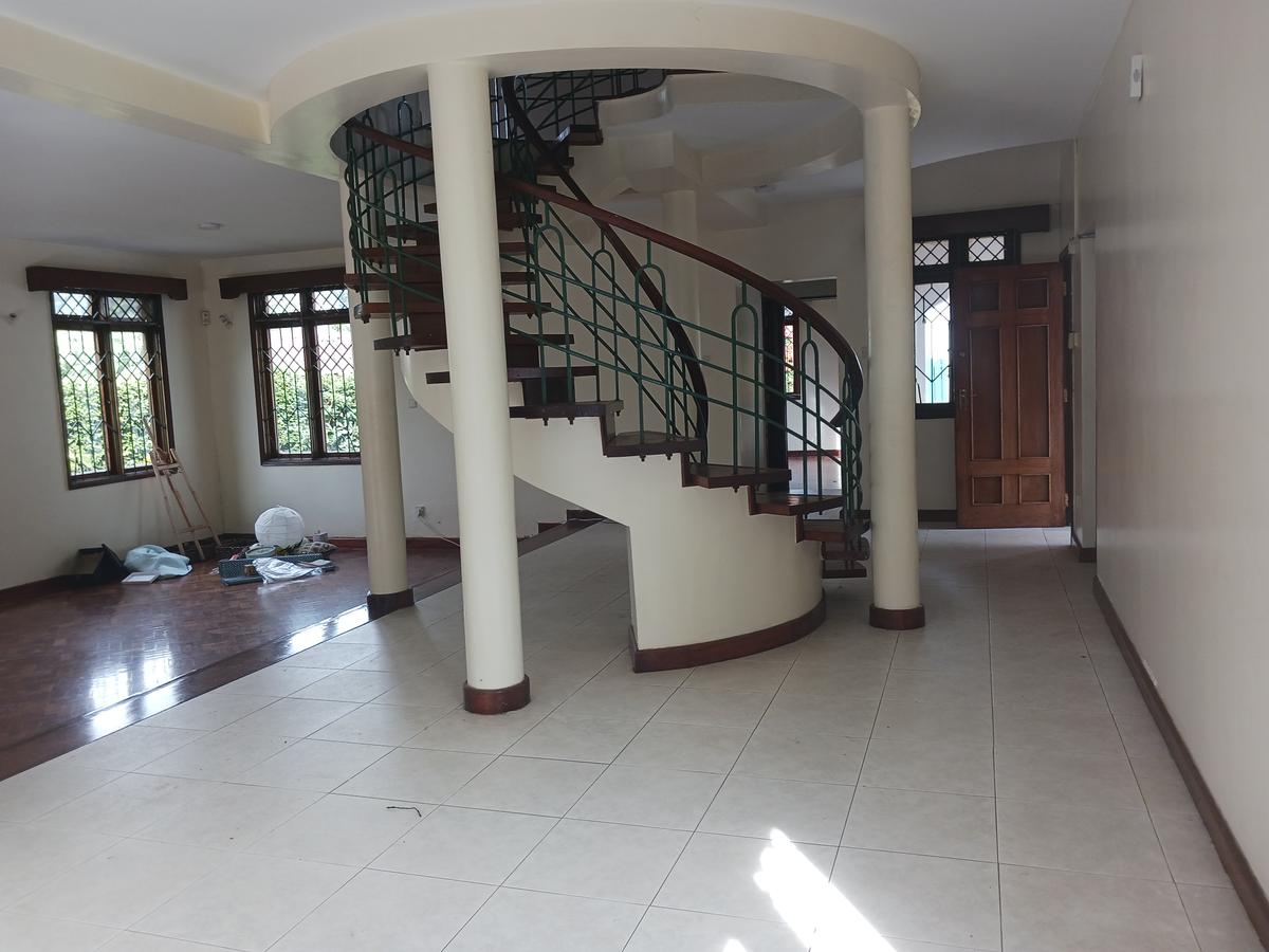 4 Bed House with En Suite at Lavington - 6