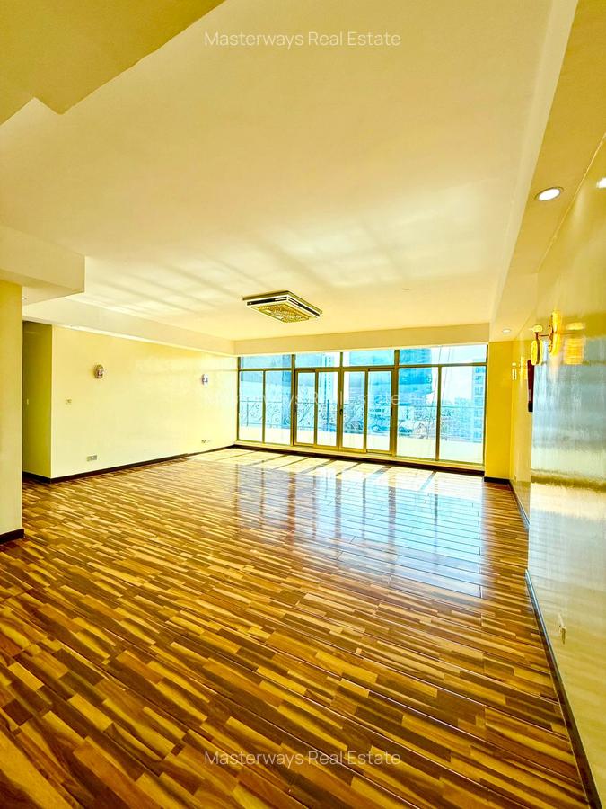 3 Bed Apartment with En Suite in Parklands - 5