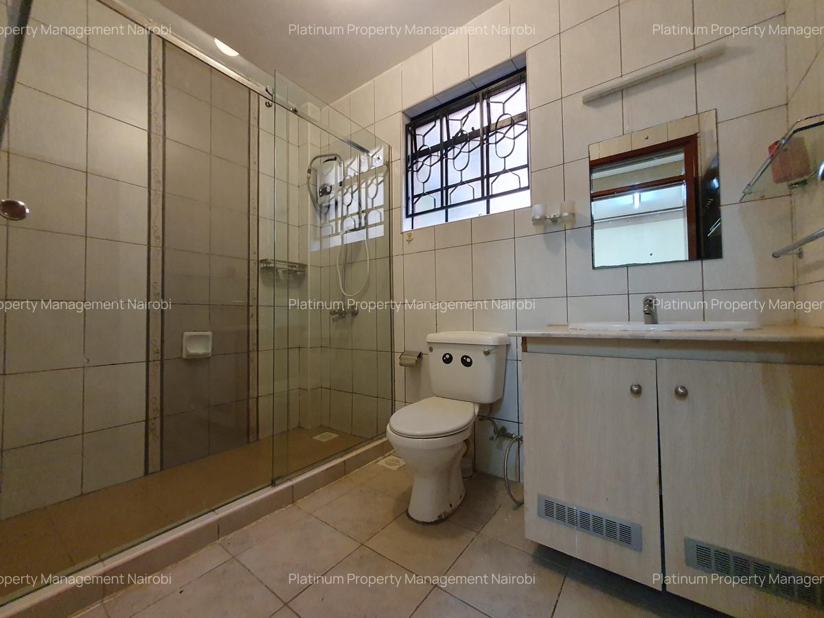 4 Bed Apartment with En Suite at Mpaka Rd - 14