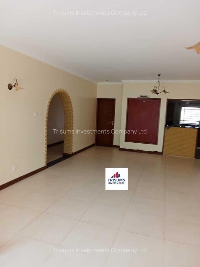 3 Bed Apartment with En Suite at Prp7+494 - 10