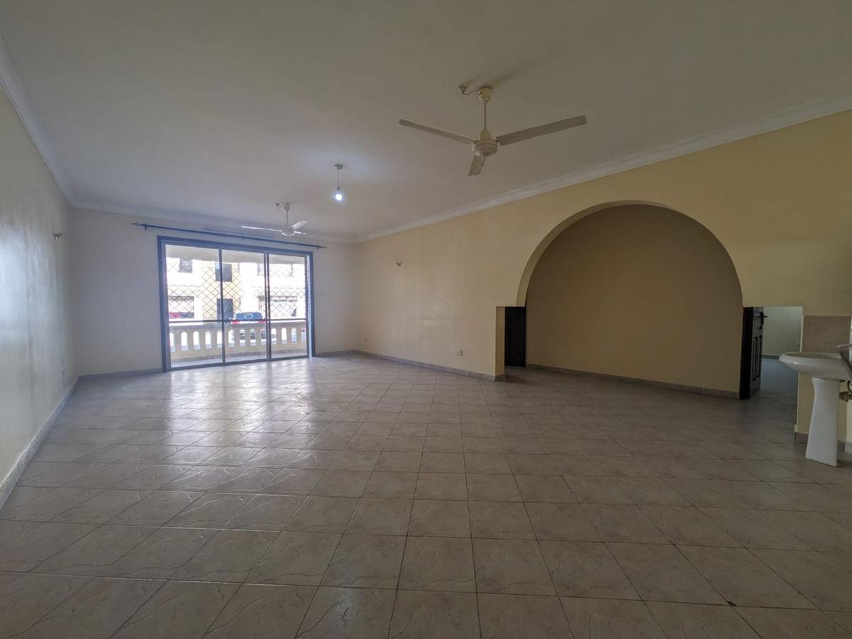 3 Bed Apartment with En Suite in Nyali Area - 2