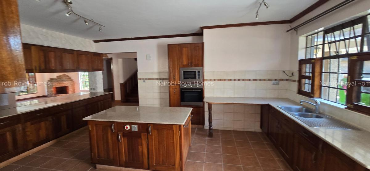 4 Bed Townhouse with En Suite at Peponi Road - 6