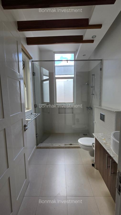 5 Bed Townhouse with En Suite at Kyuna Estate - 18