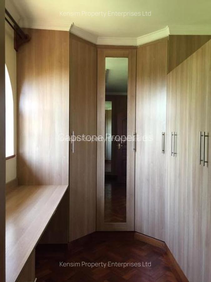 4 Bed Townhouse with En Suite in Kitisuru - 16