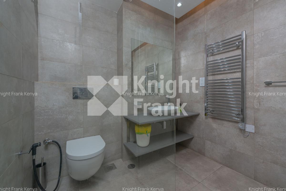 Furnished 2 Bed Apartment with En Suite at Church Road - 4