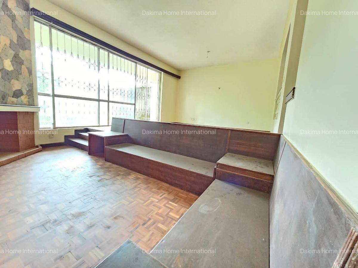 4 Bed Townhouse with En Suite in Spring Valley - 8