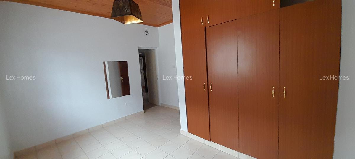 4 Bed House with En Suite at Merisho Road - 17