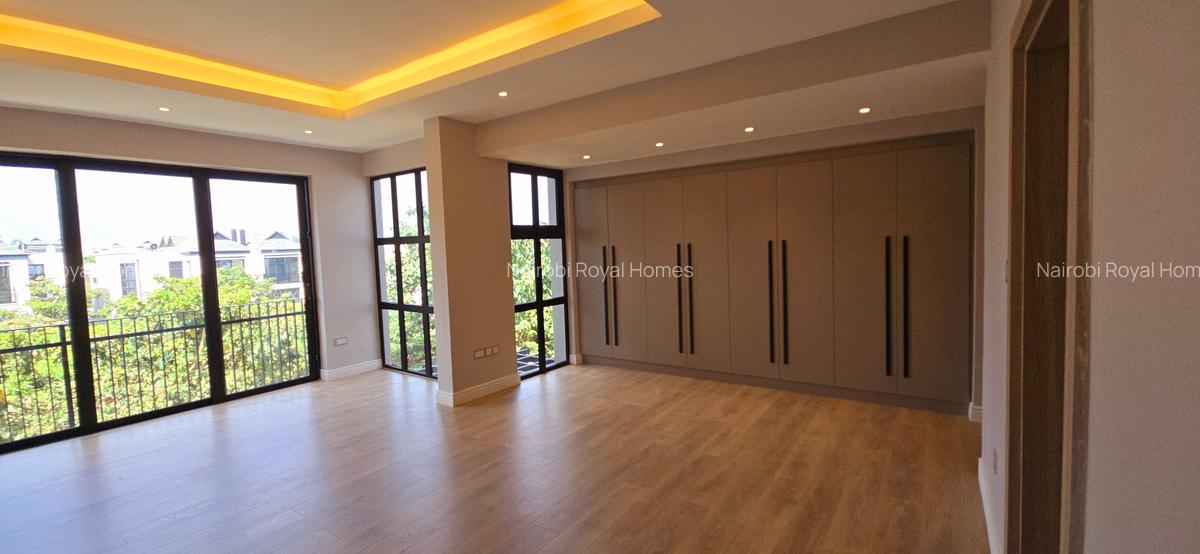 4 Bed House with En Suite at Palm Valley - 20