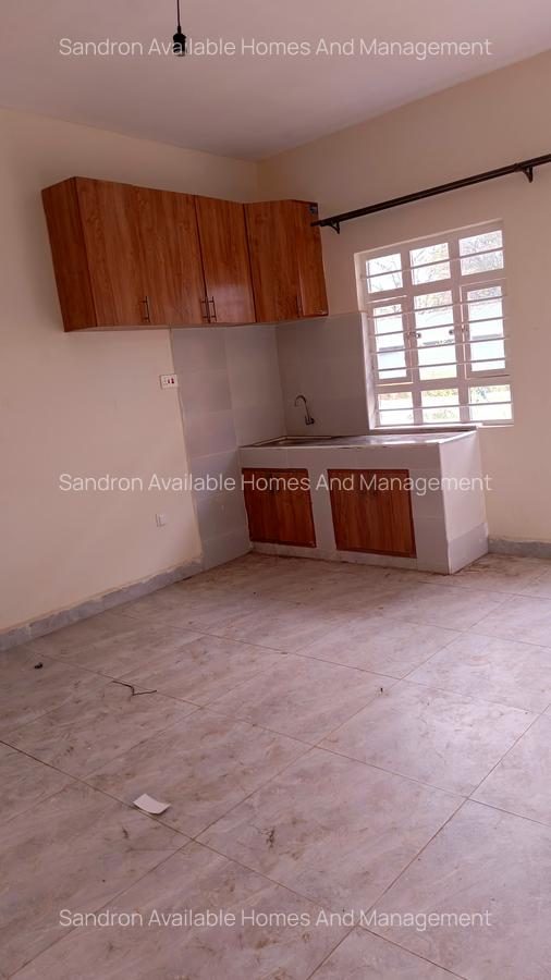 1 Bed House with En Suite in Lavington - 8