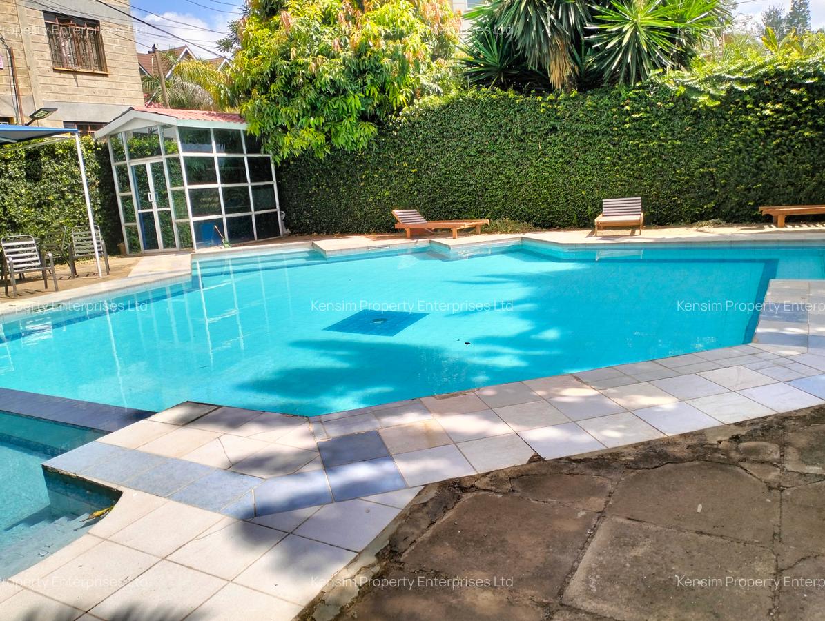 4 Bed Townhouse with En Suite in Lavington - 13