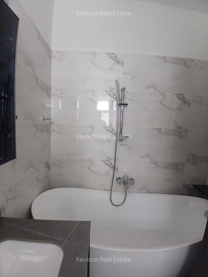 3 Bed Apartment with En Suite at Riverside Drive - 7