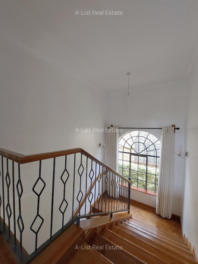 4 Bed Villa with En Suite at Kirawa Road - 12