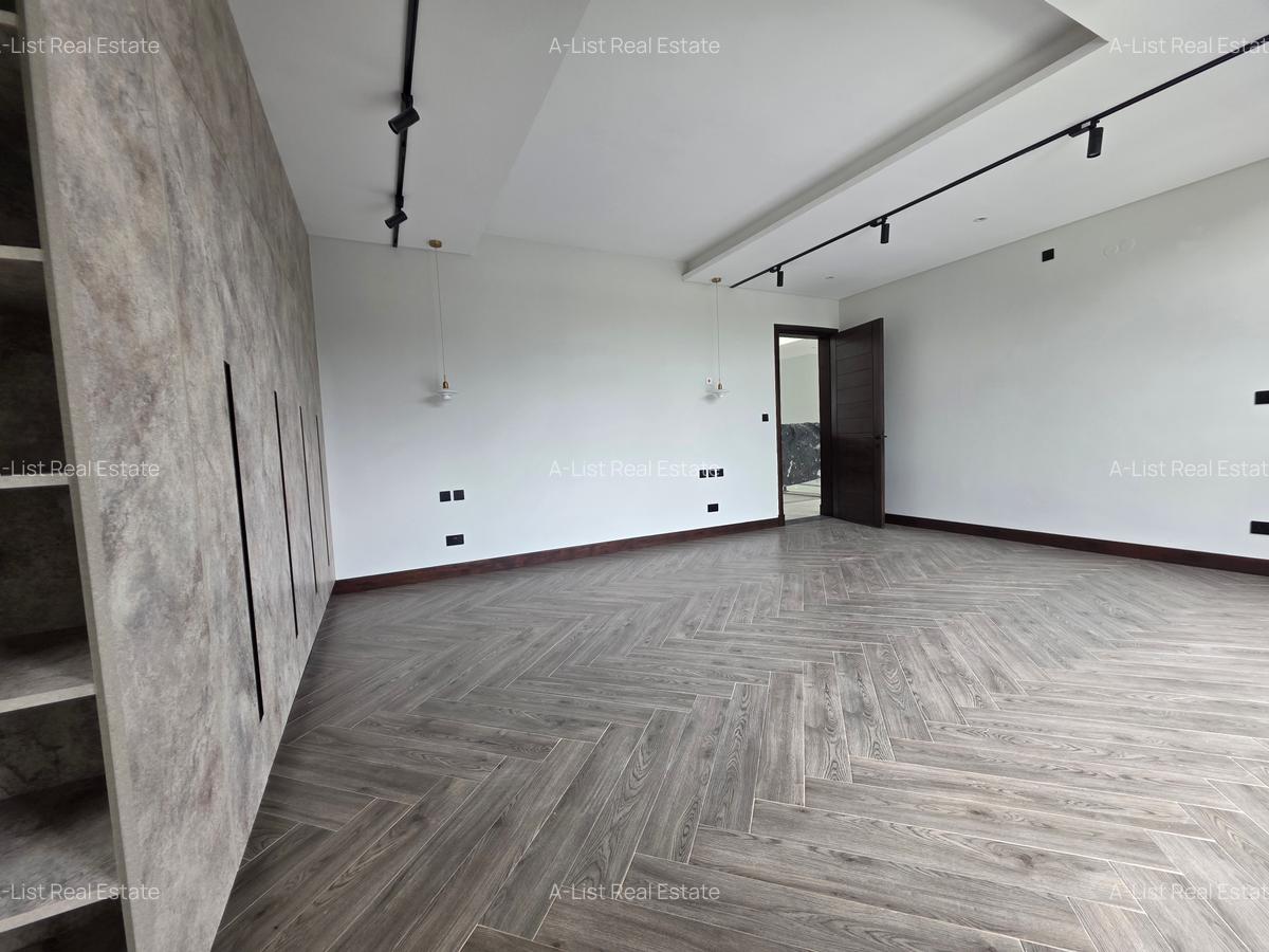 6 Bed House with En Suite at Nyari - 15