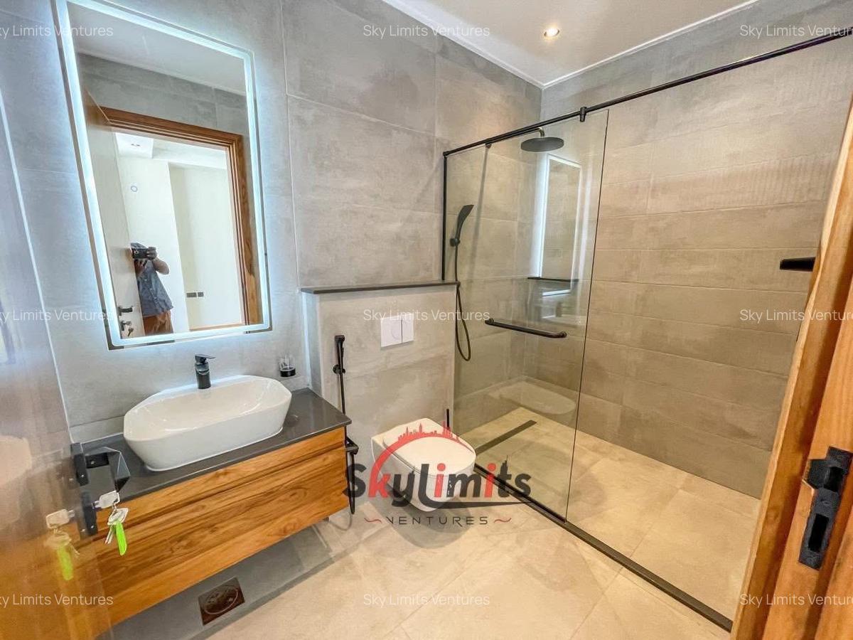4 Bed Apartment with En Suite at Peponi Rd - 14