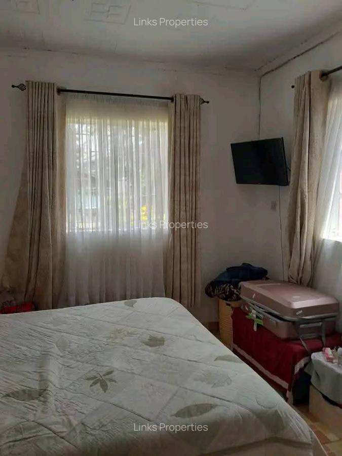 4 Bed House with En Suite at Mandela Road - 7