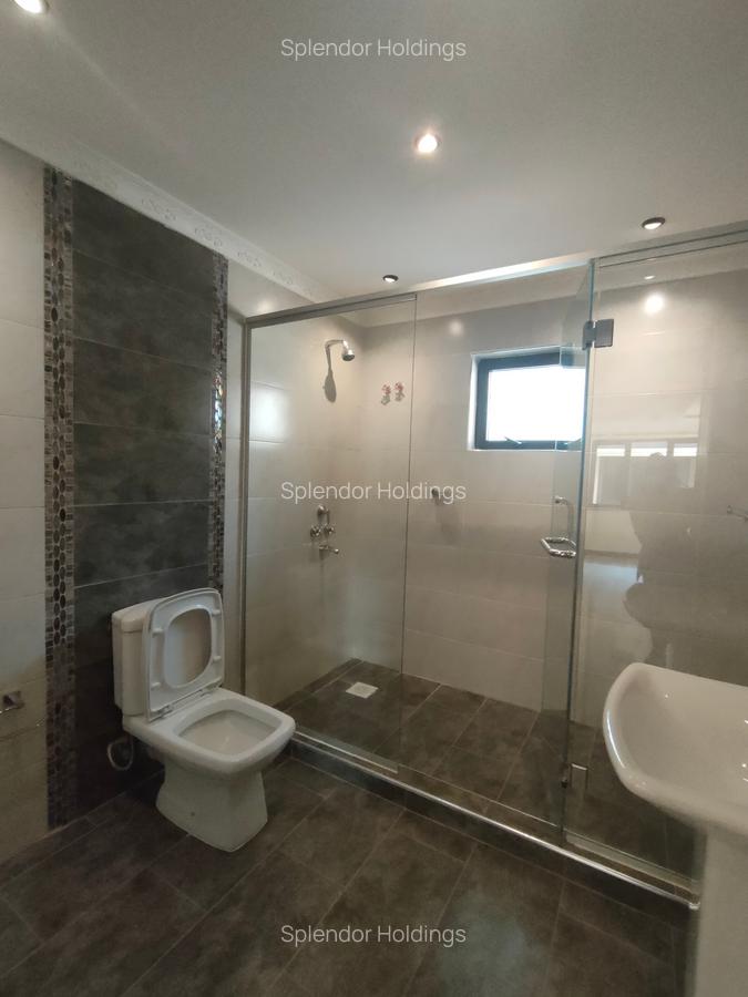 5 Bed Townhouse with En Suite in Lavington - 12