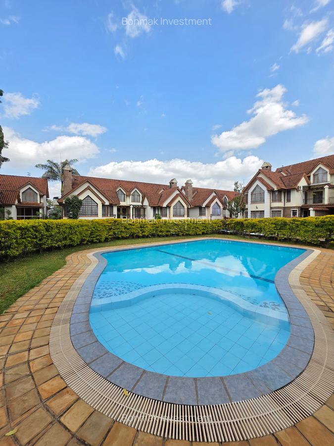 5 Bed Townhouse with En Suite at Lavington Green - 15