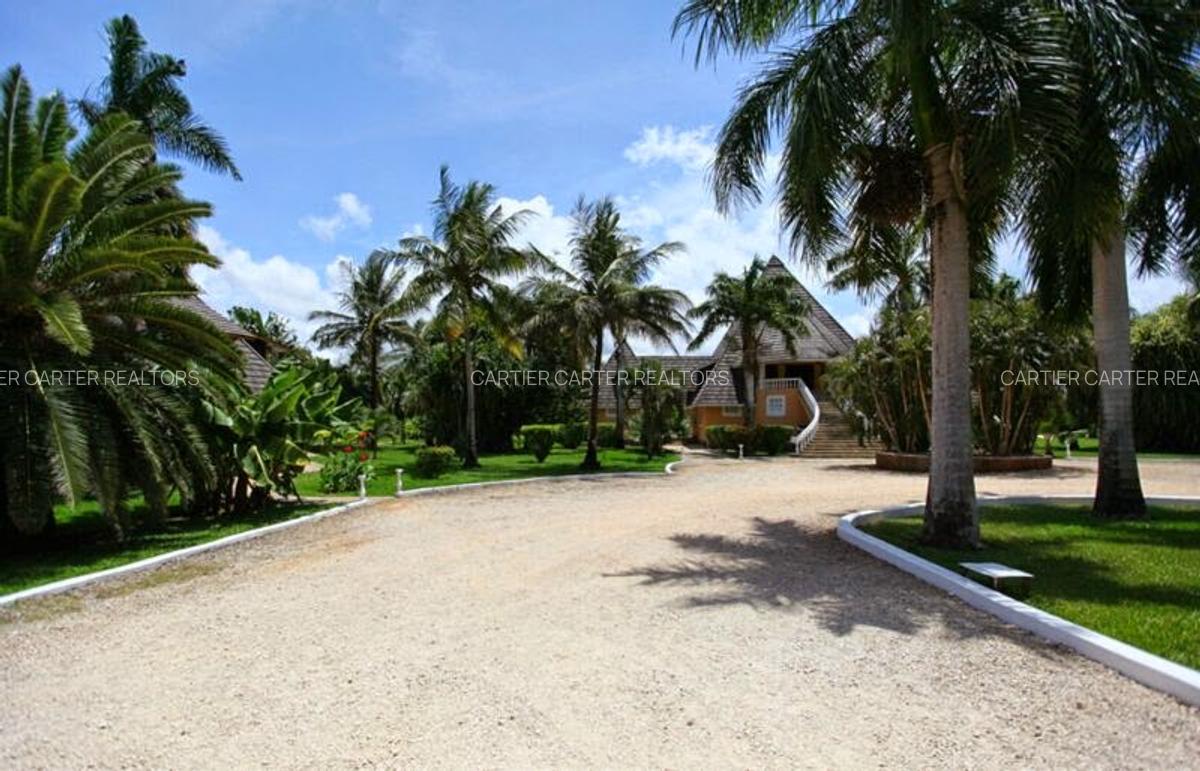 6 Bed Villa with Swimming Pool in Diani - 5