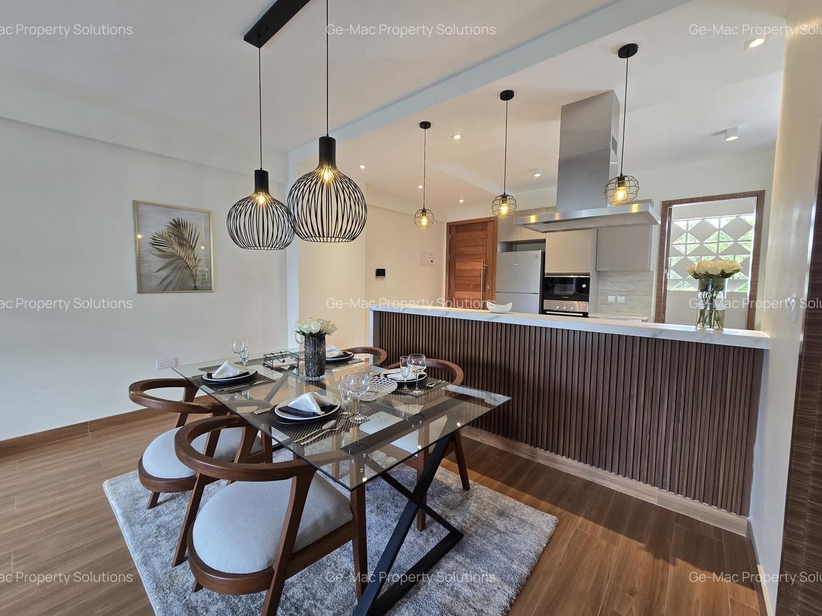 3 Bed Apartment with Swimming Pool in Riverside - 20