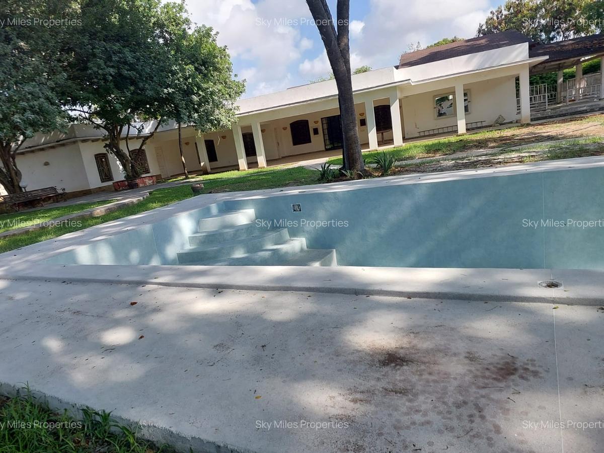 4 Bed Villa with En Suite at Malindi - 6