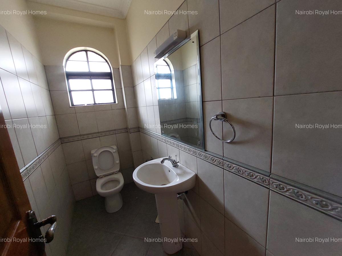 4 Bed House with En Suite at Meadows - 11