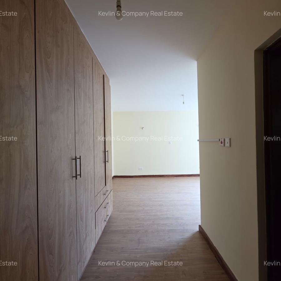 4 Bed Apartment with En Suite in Parklands - 15