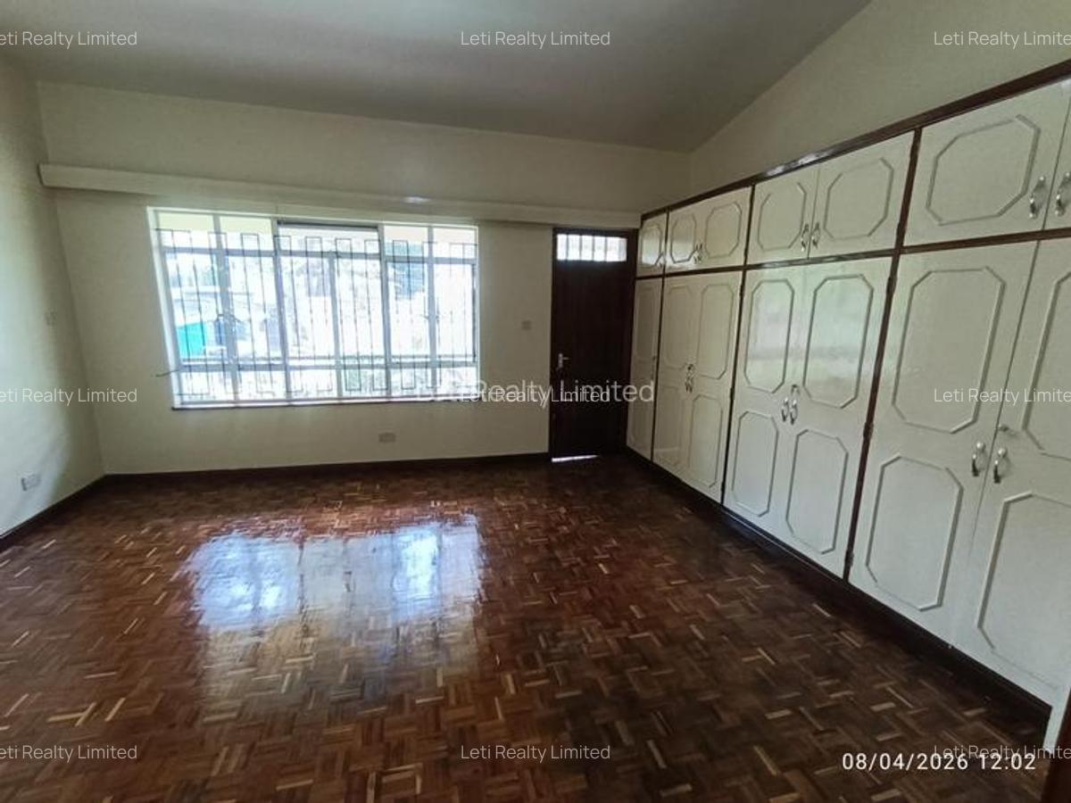 5 Bed Townhouse with En Suite in Kilimani - 2