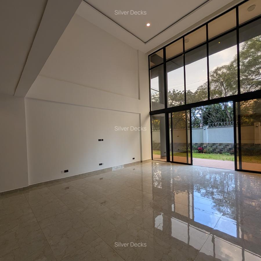 8 Bed Apartment with En Suite in Spring Valley - 8