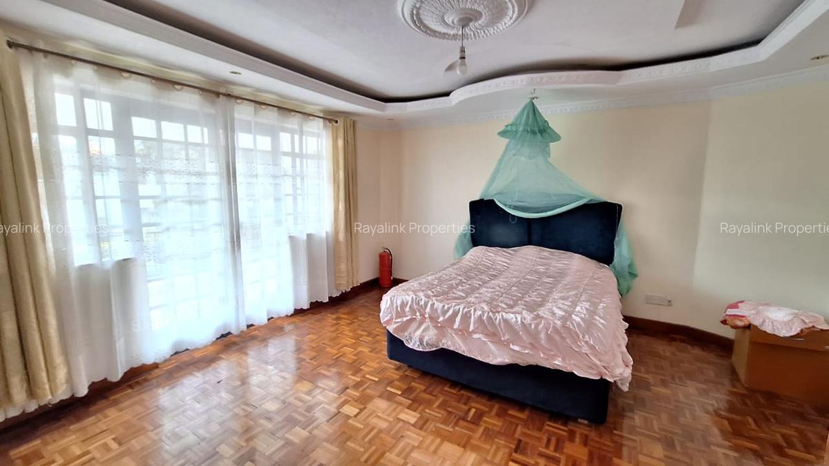 4 Bed Townhouse with En Suite at Kyuna - 16