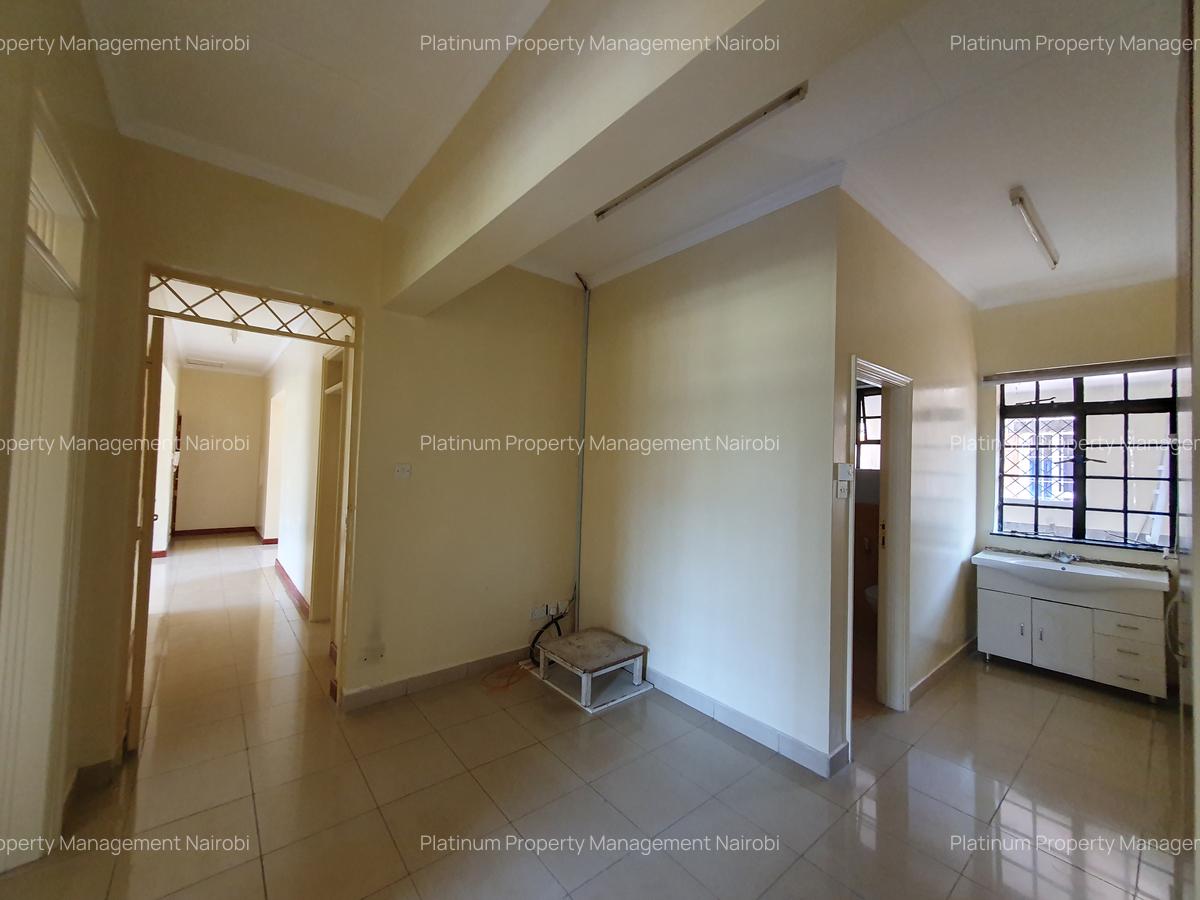 4 Bed Apartment with En Suite in General Mathenge - 10