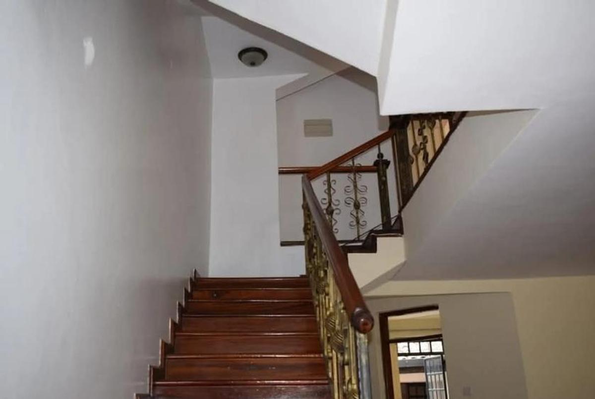 5 Bed Townhouse with En Suite in Lavington - 5