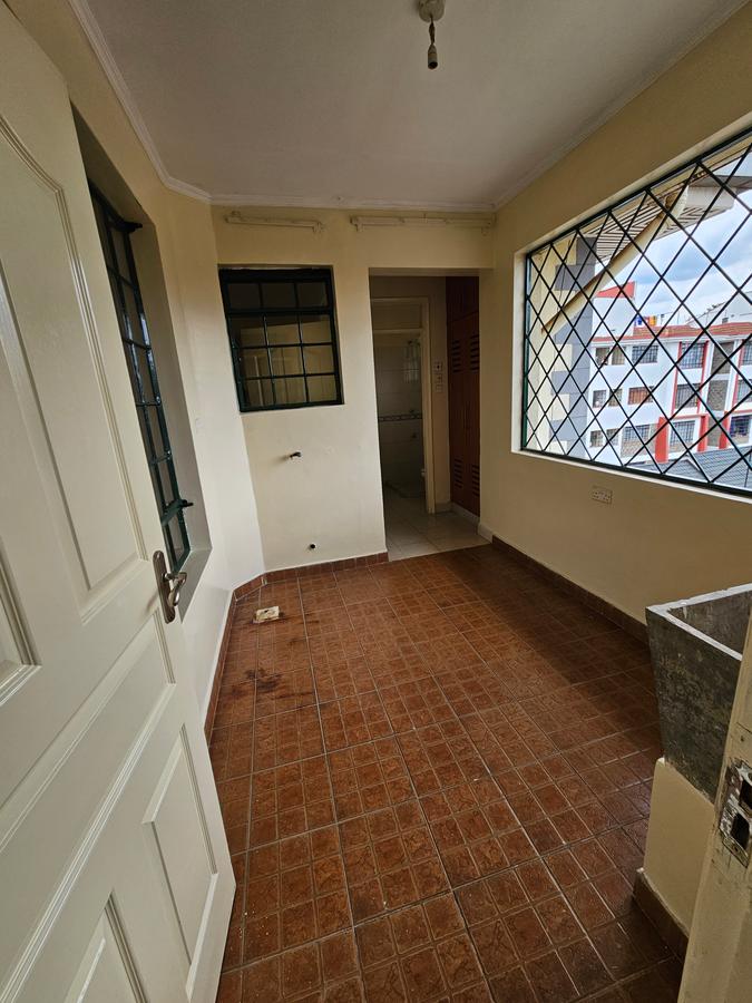 3 Bed Apartment with En Suite at Lavington - 4