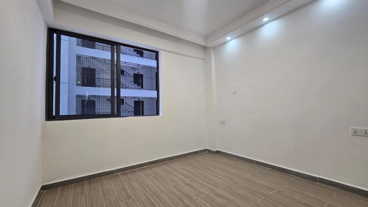 3 Bed Apartment with En Suite in Riverside - 11