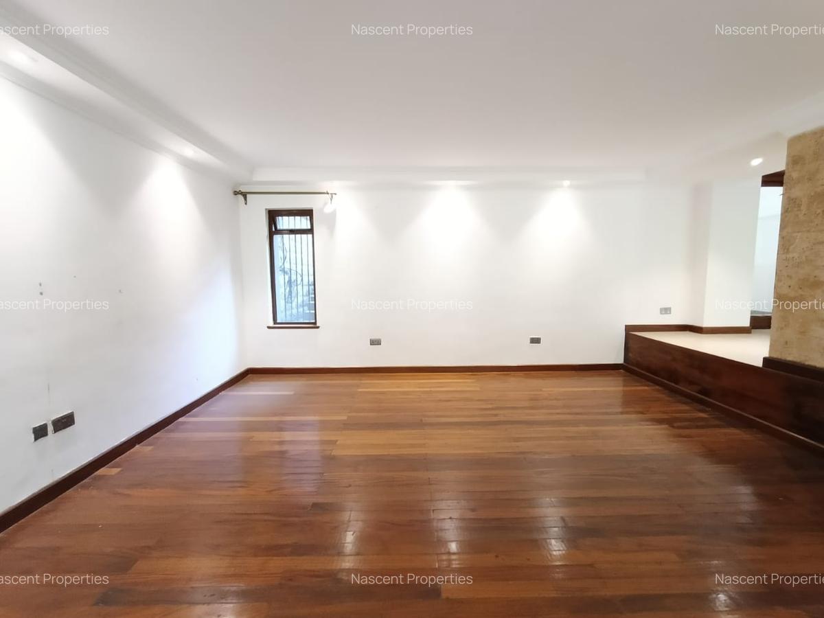 5 Bed Townhouse with En Suite in Lavington - 15