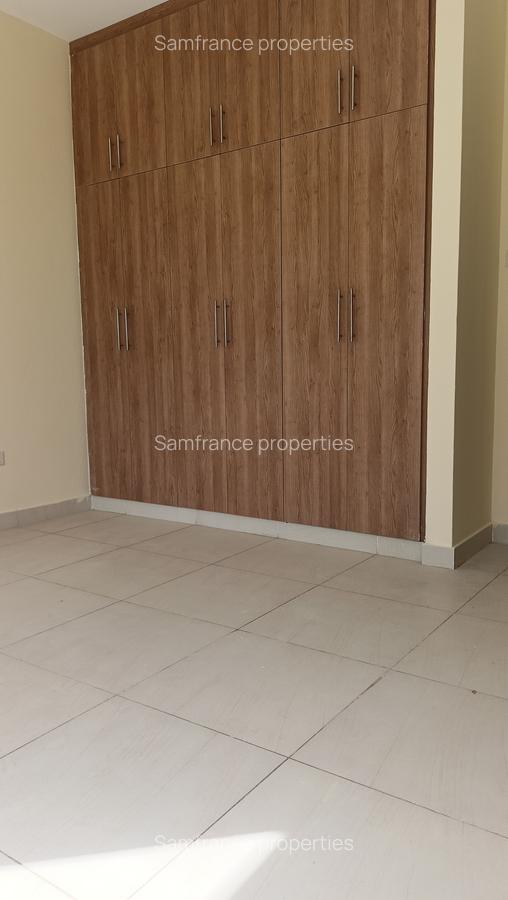 3 Bed Apartment with En Suite at Links Road - 6