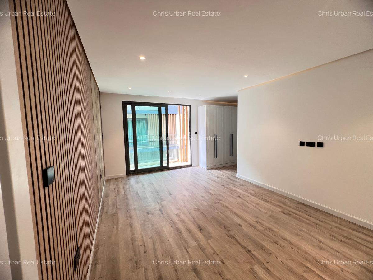 5 Bed Townhouse with En Suite at Lavington Mall - 11