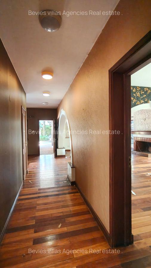 4 Bed Townhouse with En Suite at General Mathenge - 12
