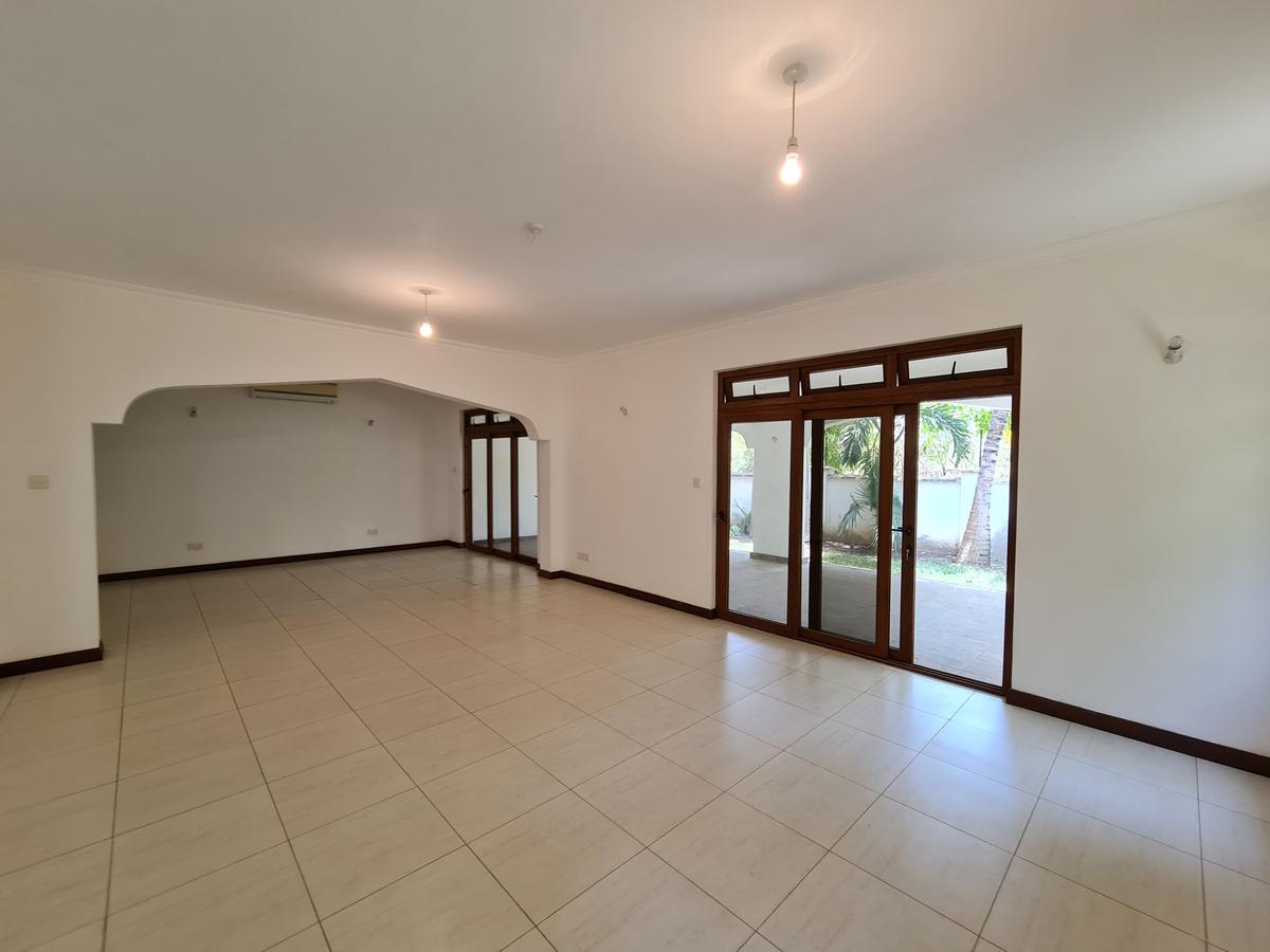 4 Bed Townhouse with En Suite in Nyali Area - 6