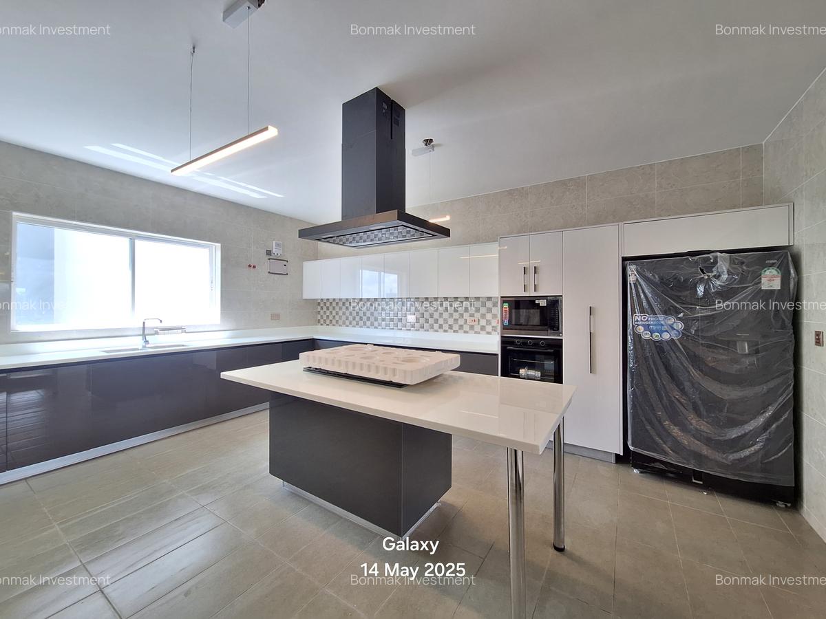 2 Bed Apartment with En Suite at Riverside Drive - 11