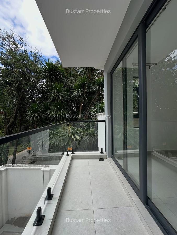 2 Bed Apartment with En Suite in Brookside - 2