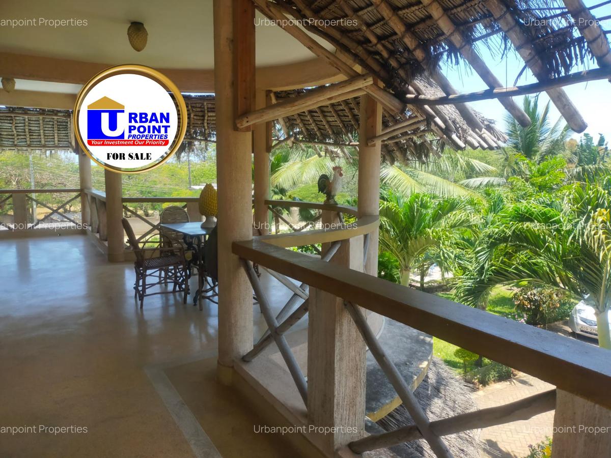 6 Bed Villa with En Suite in Nyali Area - 14