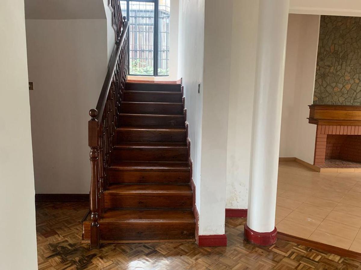 4 Bed Townhouse with En Suite in Lavington - 13