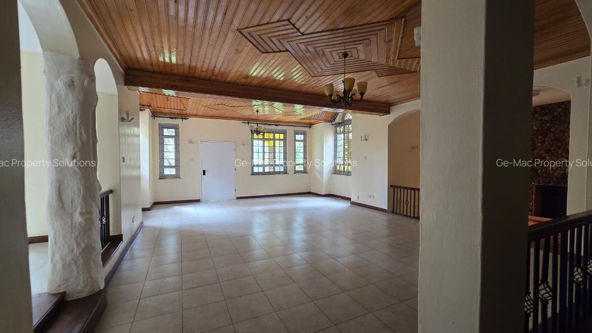 4 Bed House with En Suite in Runda - 2