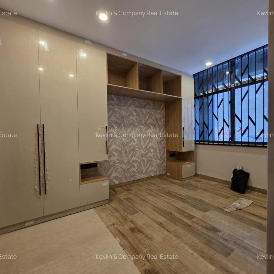 5 Bed Townhouse with En Suite in Westlands Area - 12